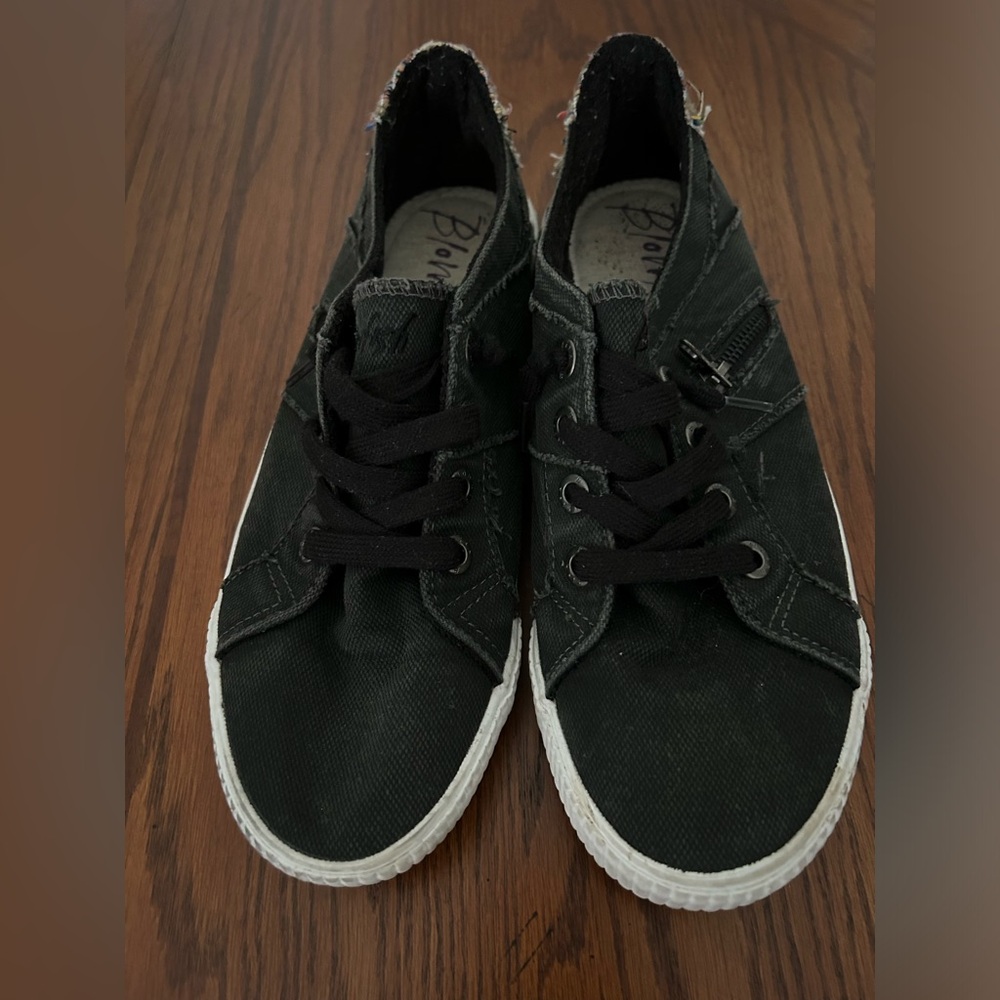 Women’s Blowfish Slip On Shoes size 11